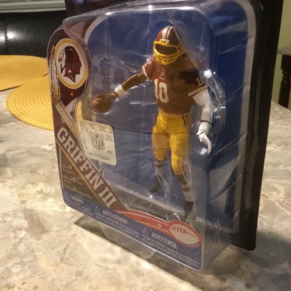 RG 3 Commanders - Redskins- Baylor University NICE! (20 Moveable Parts) - Picture 3 of 4